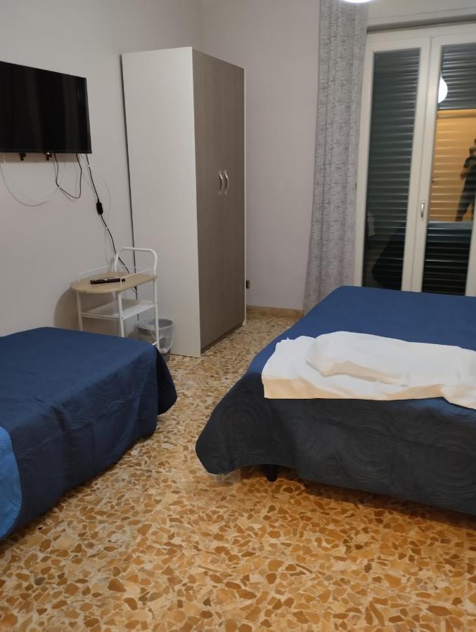 Bed and Breakfast La Darsena à Crotone Extérieur photo