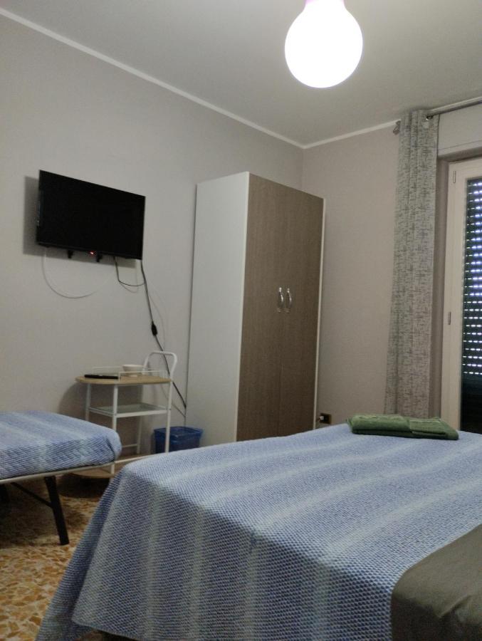 Bed and Breakfast La Darsena à Crotone Extérieur photo